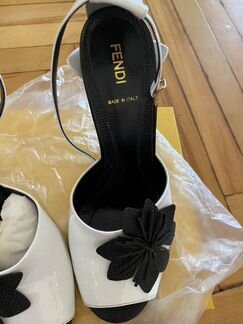 Босоножки Fendi 39,5