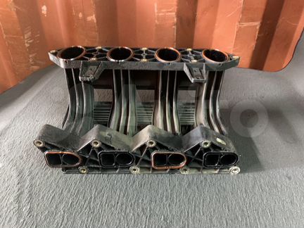 Впускной коллектор нижняя часть Sprinter Vito