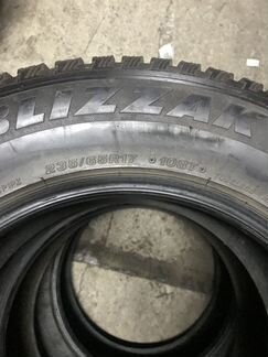 235 65 R17 Bridgestone Blizzak Spike-01 108T