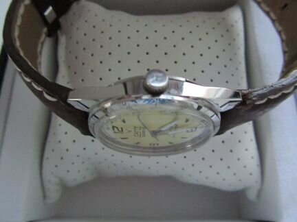 Часы Сamy Swiss