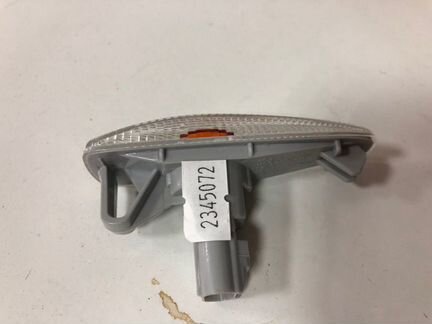 Повторитель поворота передний Mitsubishi Outlander