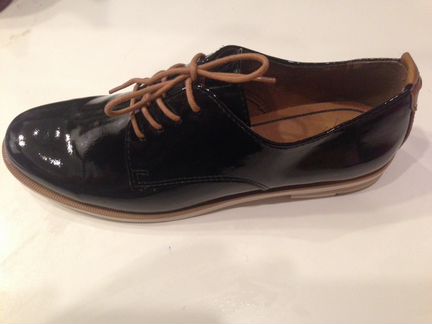 Полуботинки лак фирмы marco tozzi 40 размер.Новые