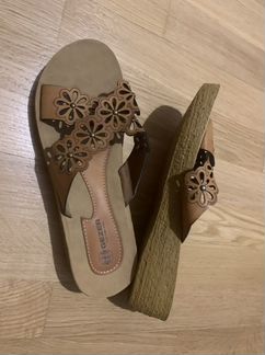 Шлепанцы женские