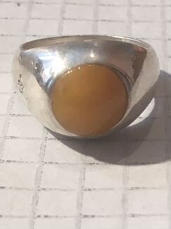 Серебряное колечко с янтарем