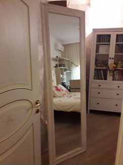 Зеркало и тумбы (подставки под цветы или декоратив