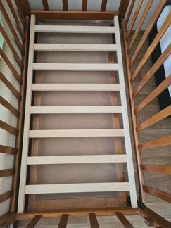 Кровать с ящиком и маятником, матрасик, комод с пе