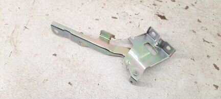 Петля Капота передняя правая Hyundai Ix35 1