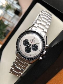 Omega Speedmaster Moonwatch Apollo 11