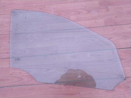 Стекло переднее правое Mercedes 164 GL ML