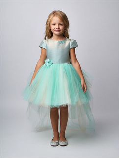 Платье со шлейфом -Шикарное