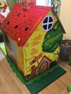 Картонный домик