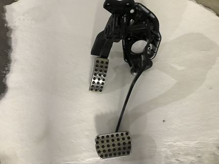 Педаль газа на Mercedes-Benz GLE W166 2018г