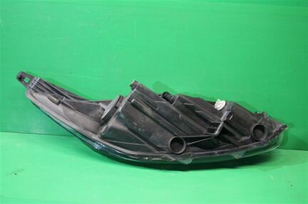 Фара левая Ford Fiesta 6 рестайлинг 2012-2016