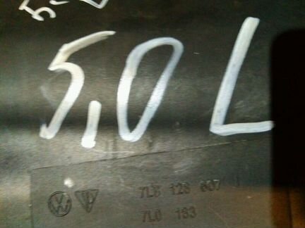 Корпус воздушного фильтра левый VW Туарег 5.0