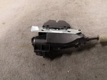 Замок крышки багажника Mercedes A2047500185