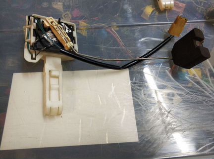 Датчик уровня топлива в бак VW Туарег Каен Audi Q7