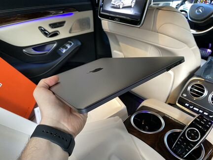 Новый MacBook Pro 2.3 GH / 8GB / 256Gb / Touch 18г