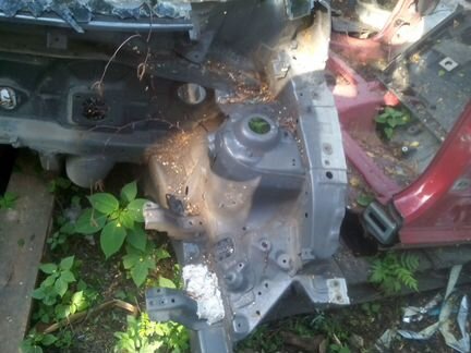 На хундай солярис чашка передняя левая с лонжероно