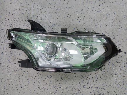 Фара под ксенон на Mitsubishi Outlander 3
