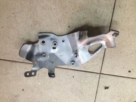 Кронштейн защитная панель Мерседес 278 A2780700025