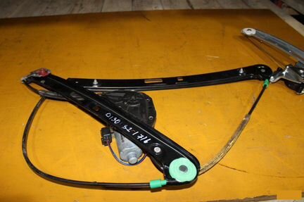 Механизм стеклоподъемника передний левый Bmw