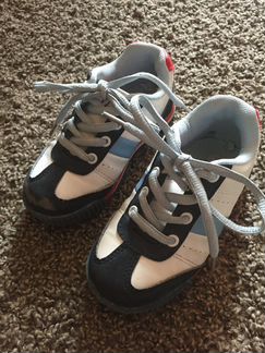 Кроссовки детские размер 24