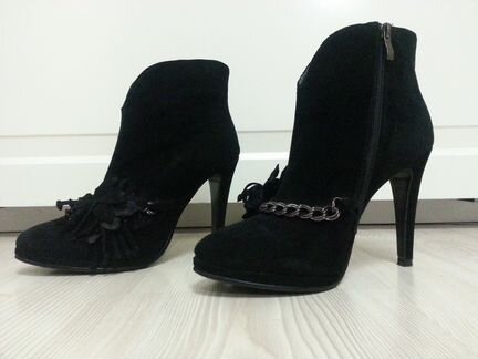 Демисезонные замшевые ботильоны Inario