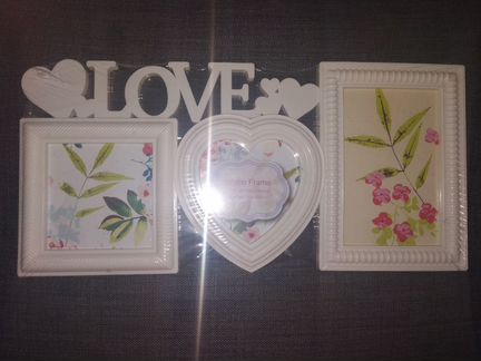 Белая фоторамка на три фотографии