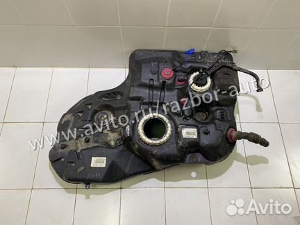 Топливный бак Lexus RX330