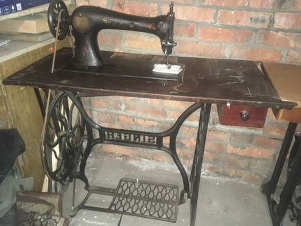 Старинные швейные машинки