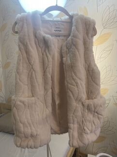 Меховая жилетка zara
