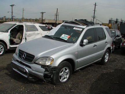 Воздушный фильтр (корпус) Мерседес w163 ML320