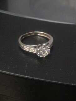 Кольцо с бриллиантами