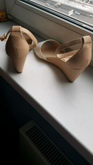 Босоножки женские на танкетке 39. Новые