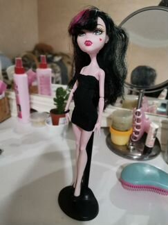 Кукла монстер хай дракулаура арт класс