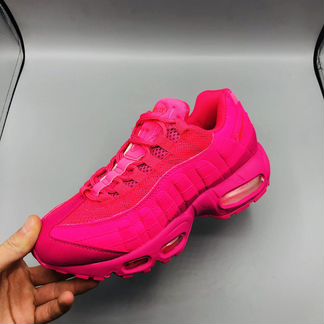 Кроссовки Nike женского размера (36-40)