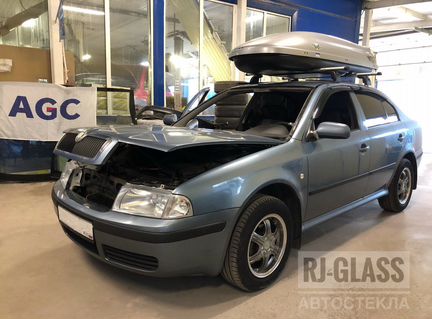 Стекло лобовое на Шкода Октавия Тур