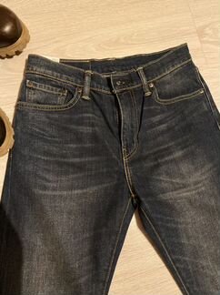 Levis 512