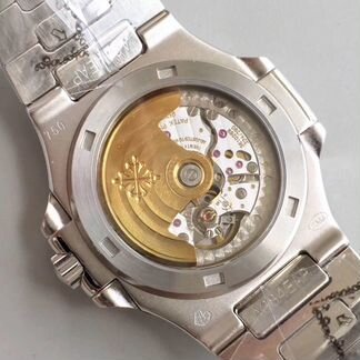 Часы Patek Philippe Nautilus