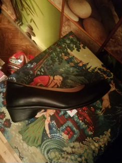 Туфли женские из кожи