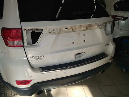 Дверь багажника jeep grand Cherokee WK2