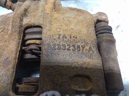 Суппорт передний правый Чери Фора A21 бу