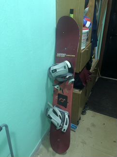 Сноуборд с креплениями