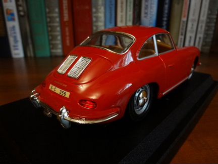 Модель от Бураго масштаб 1:24 Порш 356 купе 1961 г