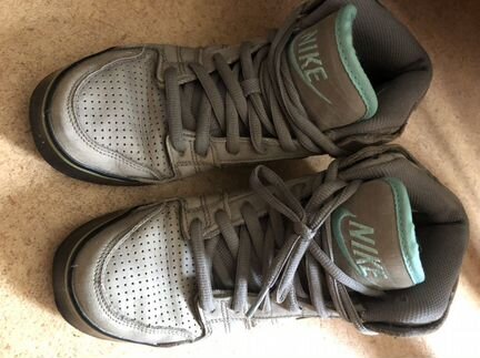 Кроссовки Nike