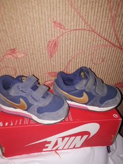 Кроссовки Nike