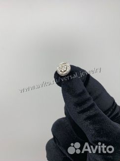 Пусеты винтовые из белого золота с бриллиантами