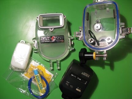 Вспышка Canon 220 ex + подводный бокс Seasea