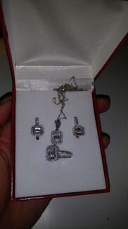 Ювелирный набор (кольцо, серьги, подвеска с цепочк