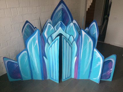 Готовая картонная фотозона Эльза - Холодное сердце